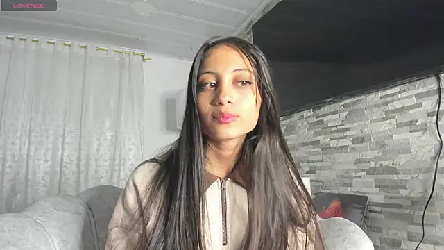 Snapshot of Loren_parissi chatting on February 2025 02:12:02 AM Loren parissi online show from February 2025 02:12:02 AM