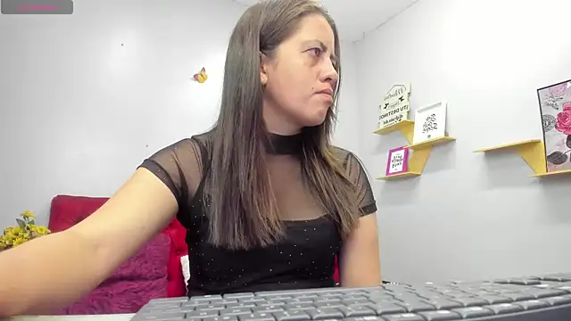 kathina giraldo online show from October 2025 12:38:02 PM