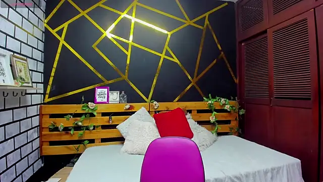 kathina giraldo online show from October 2025 01:10:02 PM