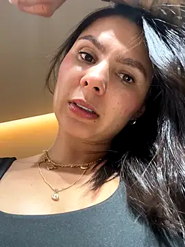 Snapshot of SofiaG_ chatting on December 2025 09:36:02 PM SofiaG online show from December 2025 09:36:02 PM