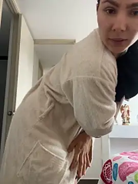 Snapshot of SofiaG_ chatting on November 2025 07:19:02 PM SofiaG online show from November 2025 07:19:02 PM