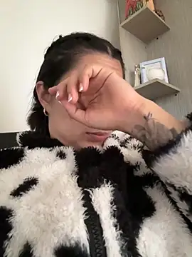 Snapshot of SofiaG_ chatting on November 2025 07:06:01 PM SofiaG online show from November 2025 07:06:01 PM