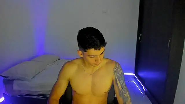 OliverBennet online show from January 2025 10:12:02 PM