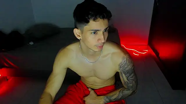 OliverBennet online show from February 2025 10:15:02 PM