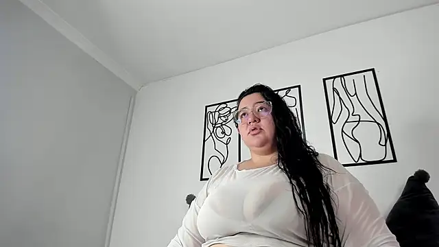 Snapshot of RubyPirsso18 chatting on October 2025 07:06:01 PM RubyPirsso18 online show from October 2025 07:06:01 PM