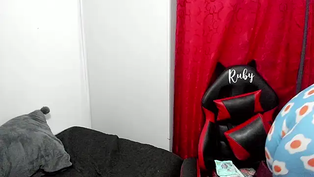 Snapshot of RubyPirsso18 chatting on November 2025 07:07:02 PM RubyPirsso18 online show from November 2025 07:07:02 PM