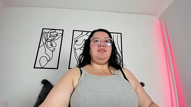 Snapshot of RubyPirsso18 chatting on November 2025 07:07:01 PM RubyPirsso18 online show from November 2025 07:07:01 PM