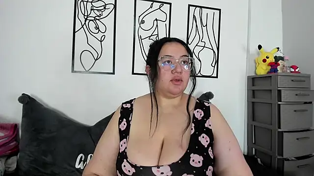 Snapshot of RubyPirsso18 chatting on June 2026 07:22:01 PM RubyPirsso18 online show from June 2026 07:22:01 PM