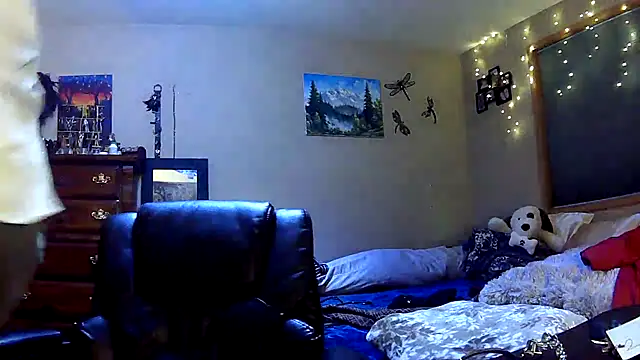 Snapshot of lilyhornyhousewife chatting on January 2025 06:14:01 AM lilyhornyhousewife online show from January 2025 06:14:01 AM