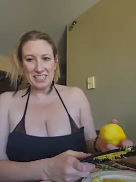 lilyhornyhousewife online show from June 2026 07:20:01 PM