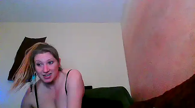 Snapshot of lilyhornyhousewife chatting on March 2025 02:30:01 AM lilyhornyhousewife online show from March 2025 02:30:01 AM