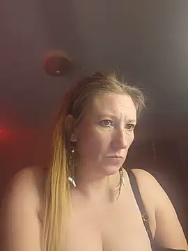 Snapshot of lilyhornyhousewife chatting on June 2026 01:44:02 PM lilyhornyhousewife online show from June 2026 01:44:02 PM