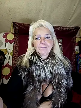 CassandraSandra44 online show from November 2025 05:57:01 PM