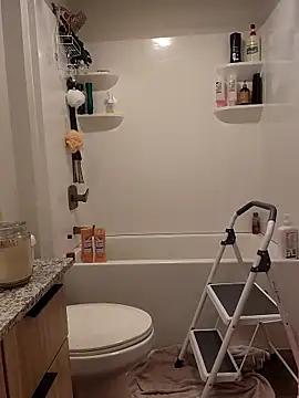 cinnaminnie online show from February 2026 05:10:02 PM