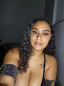 cinnaminnie online show from January 2026 01:01:02 AM