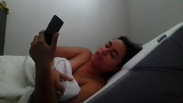 cinnaminnie online show from November 2025 03:37:01 PM