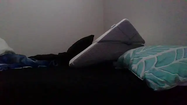 cinnaminnie online show from November 2025 06:52:01 PM