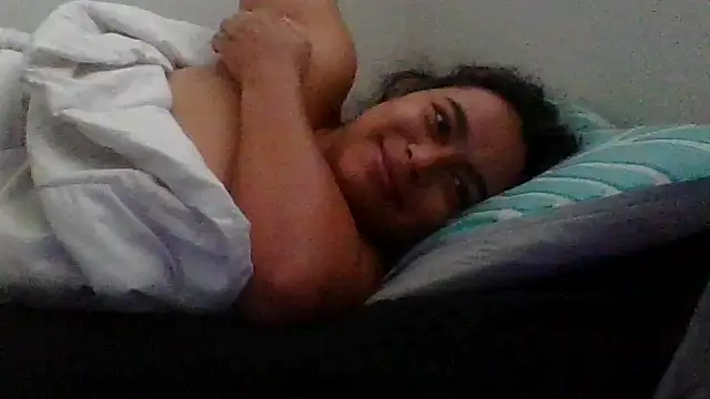 cinnaminnie online show from November 2025 05:16:02 PM