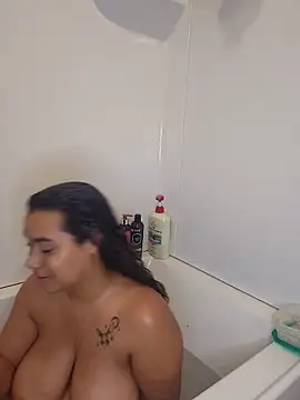 cinnaminnie online show from March 2026 05:14:01 PM