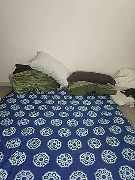 cinnaminnie online show from February 2026 06:19:02 PM