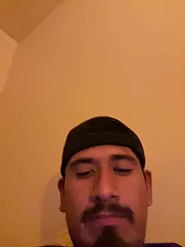 Snapshot of twohightwonut805 chatting on January 2026 04:27:01 AM twohightwonut805 online show from January 2026 04:27:01 AM