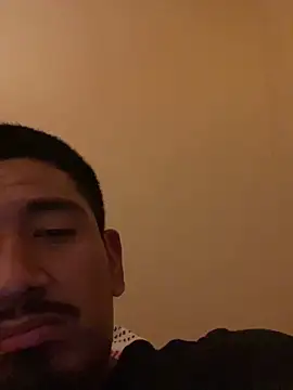 Snapshot of twohightwonut805 chatting on October 2025 03:18:02 AM twohightwonut805 online show from October 2025 03:18:02 AM