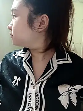 Snapshot of Thomgdee chatting on November 2025 05:33:01 AM Thomgdee online show from November 2025 05:33:01 AM