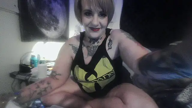 Snapshot of Hunniebunnie78 chatting on June 2026 01:44:01 AM Hunniebunnie78 online show from June 2026 01:44:01 AM
