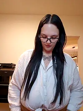 Jujuicy 97 online show from May 2026 09:33:01 PM