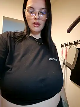 Jujuicy 97 online show from October 2025 04:19:01 PM