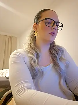 Jujuicy 97 online show from February 2026 06:49:02 PM