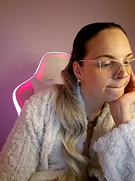 Jujuicy 97 online show from March 2026 06:31:01 PM