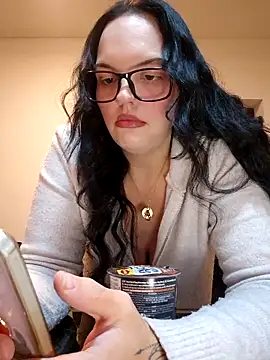 Jujuicy 97 online show from December 2025 06:40:01 PM