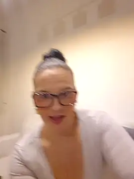 Jujuicy 97 online show from February 2026 07:11:02 PM