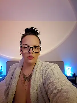 Jujuicy 97 online show from April 2026 08:04:01 PM