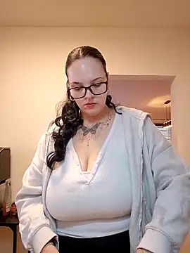 Jujuicy 97 online show from March 2026 09:36:02 AM