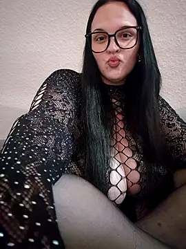 Jujuicy 97 online show from May 2026 06:10:01 PM
