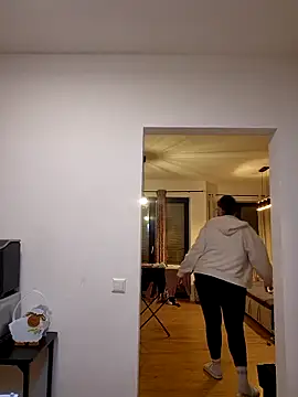 Jujuicy 97 online show from March 2026 06:41:01 PM