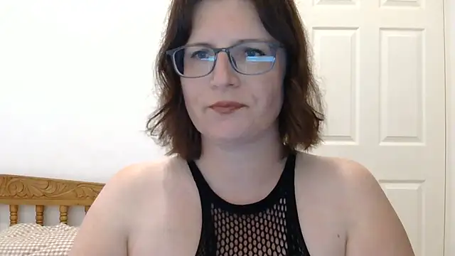 CrimsonMistress online show from December 2025 10:37:02 PM