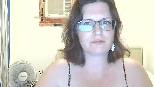 CrimsonMistress online show from April 2026 09:23:01 PM