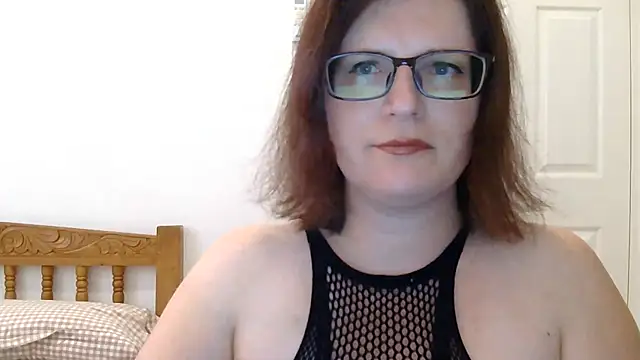 CrimsonMistress online show from November 2025 10:32:01 PM