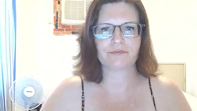 CrimsonMistress online show from April 2026 10:38:02 PM