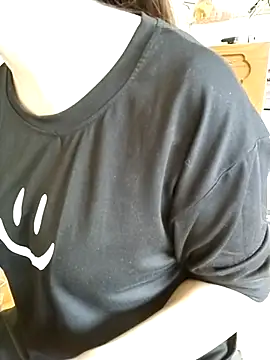 JasminePham online show from November 2025 12:58:02 AM