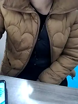 JasminePham online show from November 2025 01:06:02 AM