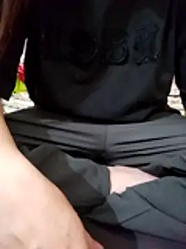 JasminePham online show from November 2025 07:39:01 PM