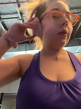 brooklynivy online show from October 2025 03:38:01 AM