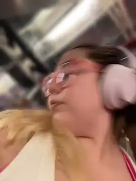 brooklynivy online show from April 2026 12:23:01 PM