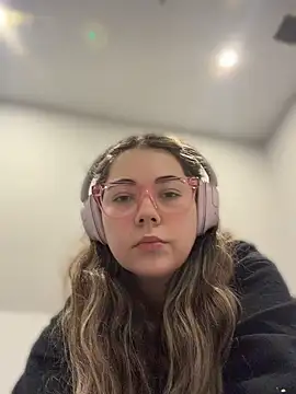 brooklynivy online show from July 2026 12:27:02 PM