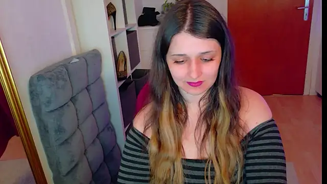 jenna-sxy19 online show from October 2025 04:10:02 PM