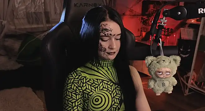 KiraLiLime online show from October 2025 04:36:01 PM